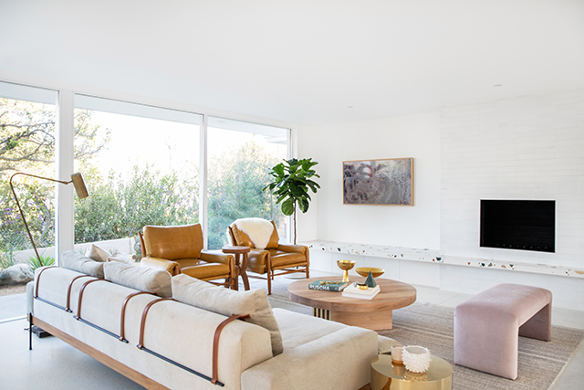 Mandy Moore family room